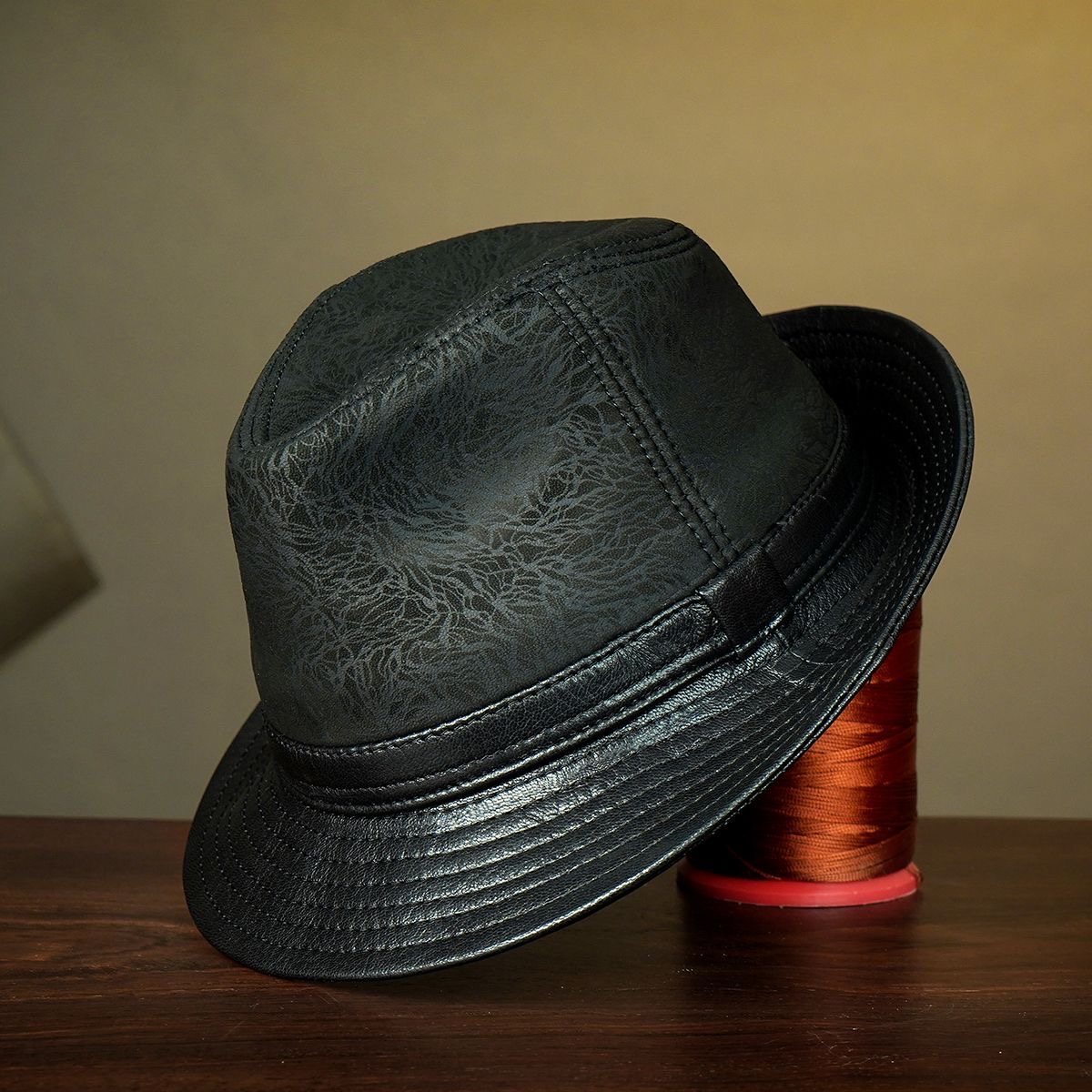 Shows Gentleman Retro High Qua - Leather Work Hat recension och pris
